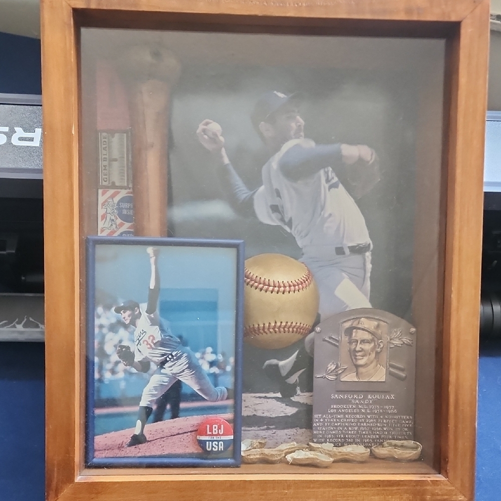 Elegant Brown Accent Picture Frame for Timeless Display